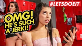 Antrenörlerini Soyunma Odasında Baştan Çıkaran Atlet Kızlar